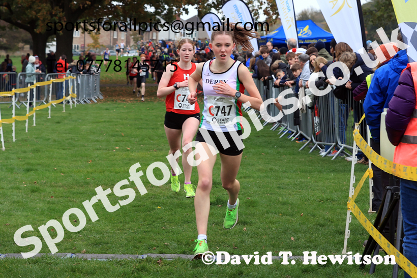 Womens Under-17s relay, 2025 Northern Cross Country Relays, Graves Park, Sheffield. Photo: David T. Hewitson/Sports for All Pics